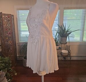 SEEK THE LABEL Spagetti Strap Lace Embroidered Romper Jumpsuit Women Small Ivory